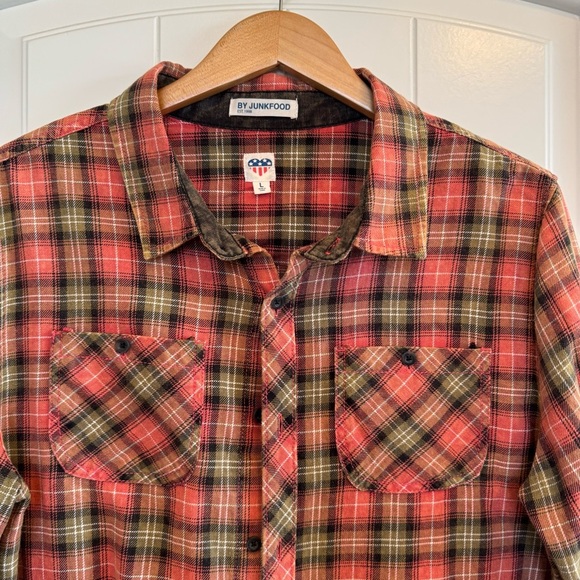 Junk Food Plaid Peace Sign Flannel Button Front Shirt Green Peach Size Large - Picture 7 of 8